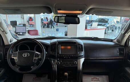 Toyota Land Cruiser 200, 2010 год, 2 799 000 рублей, 15 фотография