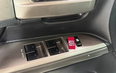 Toyota Land Cruiser 200, 2010 год, 2 799 000 рублей, 24 фотография