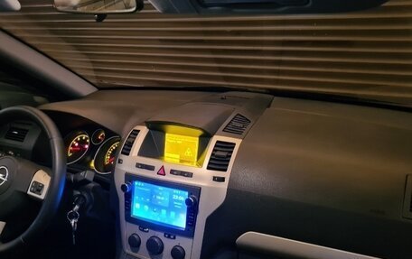 Opel Zafira B, 2008 год, 575 000 рублей, 2 фотография