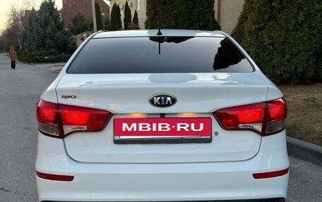 KIA Rio III рестайлинг, 2016 год, 975 000 рублей, 6 фотография