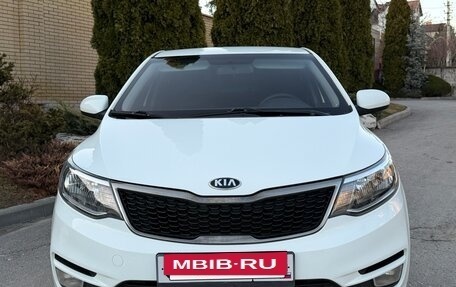 KIA Rio III рестайлинг, 2016 год, 975 000 рублей, 2 фотография