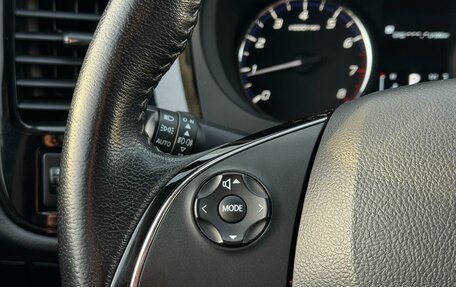 Mitsubishi Outlander III рестайлинг 3, 2019 год, 2 299 000 рублей, 15 фотография