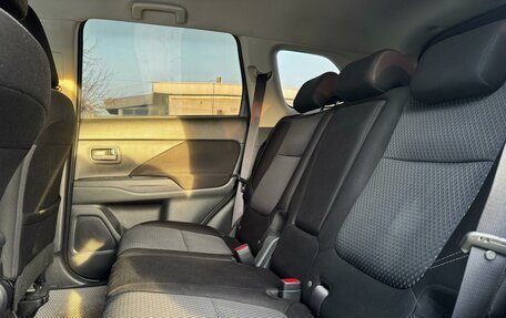 Mitsubishi Outlander III рестайлинг 3, 2019 год, 2 299 000 рублей, 7 фотография