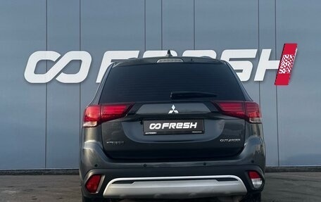Mitsubishi Outlander III рестайлинг 3, 2019 год, 2 299 000 рублей, 4 фотография
