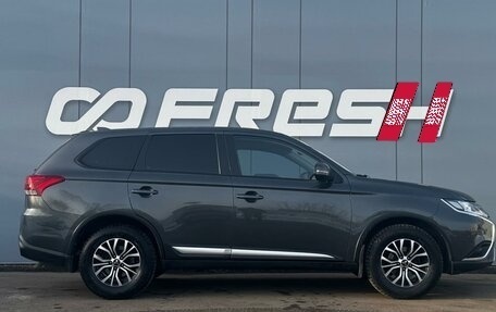 Mitsubishi Outlander III рестайлинг 3, 2019 год, 2 299 000 рублей, 5 фотография