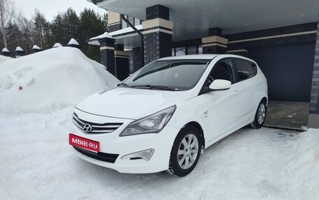 Hyundai Solaris II рестайлинг, 2016 год, 850 000 рублей, 1 фотография