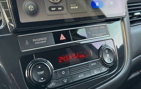 Mitsubishi Outlander III рестайлинг 3, 2019 год, 2 299 000 рублей, 19 фотография