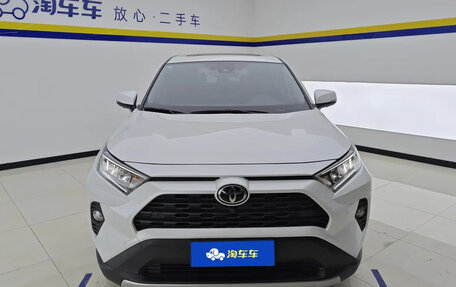Toyota RAV4, 2021 год, 3 500 000 рублей, 2 фотография