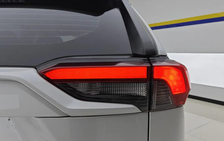 Toyota RAV4, 2021 год, 3 500 000 рублей, 6 фотография