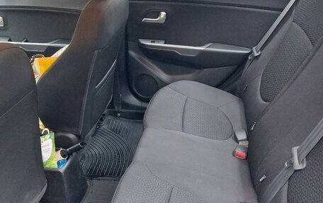 KIA Rio III рестайлинг, 2015 год, 1 000 000 рублей, 8 фотография