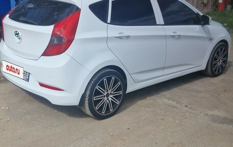 Hyundai Solaris II рестайлинг, 2016 год, 1 050 000 рублей, 3 фотография