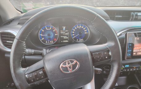 Toyota Hilux VIII, 2016 год, 2 999 000 рублей, 11 фотография