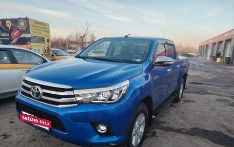 Toyota Hilux VIII, 2016 год, 2 999 000 рублей, 2 фотография
