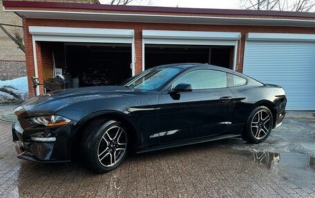 Ford Mustang VI рестайлинг, 2022 год, 4 400 000 рублей, 2 фотография