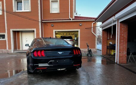 Ford Mustang VI рестайлинг, 2022 год, 4 400 000 рублей, 8 фотография