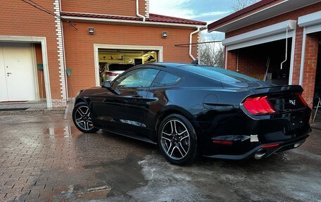 Ford Mustang VI рестайлинг, 2022 год, 4 400 000 рублей, 9 фотография