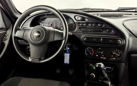 Chevrolet Niva I рестайлинг, 2015 год, 730 000 рублей, 11 фотография