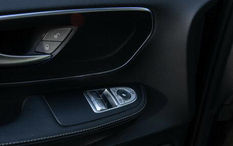 Mercedes-Benz V-Класс, 2019 год, 6 848 000 рублей, 25 фотография