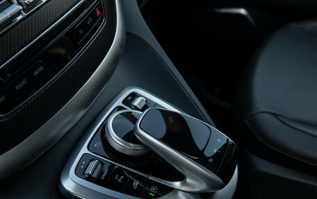 Mercedes-Benz V-Класс, 2019 год, 6 848 000 рублей, 26 фотография