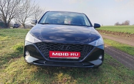 Hyundai Solaris II рестайлинг, 2022 год, 1 250 000 рублей, 2 фотография
