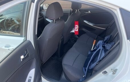 Hyundai Solaris II рестайлинг, 2013 год, 730 000 рублей, 14 фотография