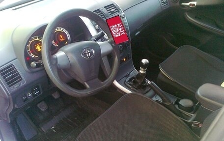 Toyota Corolla, 2011 год, 800 000 рублей, 3 фотография