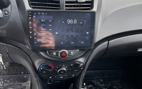 Hyundai Solaris II рестайлинг, 2012 год, 590 000 рублей, 11 фотография