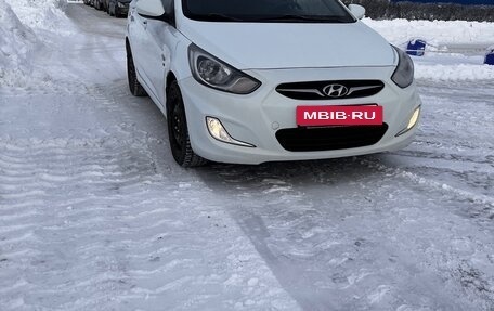 Hyundai Solaris II рестайлинг, 2012 год, 590 000 рублей, 5 фотография