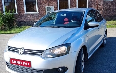 Volkswagen Polo VI (EU Market), 2012 год, 870 000 рублей, 1 фотография