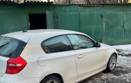 BMW 1 серия, 2011 год, 850 000 рублей, 3 фотография