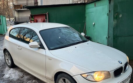 BMW 1 серия, 2011 год, 850 000 рублей, 2 фотография