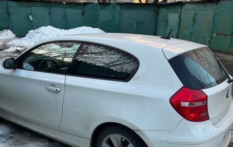 BMW 1 серия, 2011 год, 850 000 рублей, 6 фотография