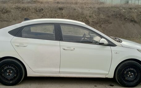 Hyundai Solaris II рестайлинг, 2018 год, 650 000 рублей, 4 фотография