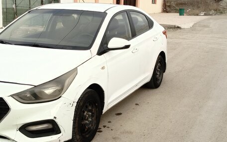 Hyundai Solaris II рестайлинг, 2018 год, 650 000 рублей, 2 фотография