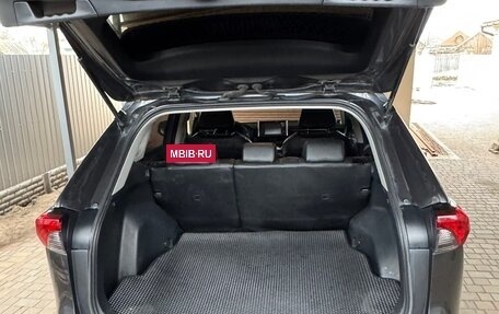 Toyota RAV4, 2019 год, 3 300 000 рублей, 4 фотография