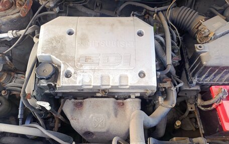 Mitsubishi Space Wagon III, 2002 год, 250 000 рублей, 15 фотография