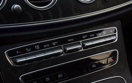 Mercedes-Benz E-Класс, 2021 год, 3 950 000 рублей, 21 фотография