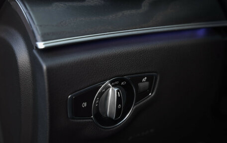 Mercedes-Benz E-Класс, 2021 год, 3 950 000 рублей, 25 фотография