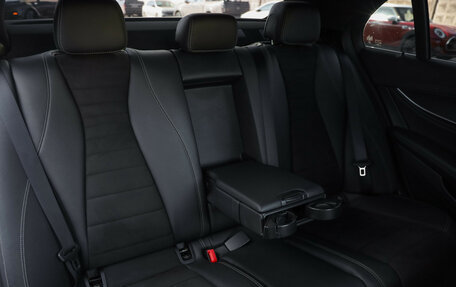 Mercedes-Benz E-Класс, 2021 год, 3 950 000 рублей, 30 фотография