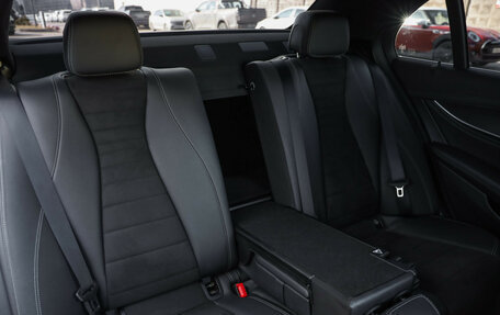 Mercedes-Benz E-Класс, 2021 год, 3 950 000 рублей, 31 фотография