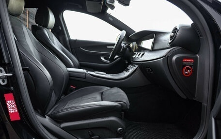 Mercedes-Benz E-Класс, 2021 год, 3 950 000 рублей, 29 фотография