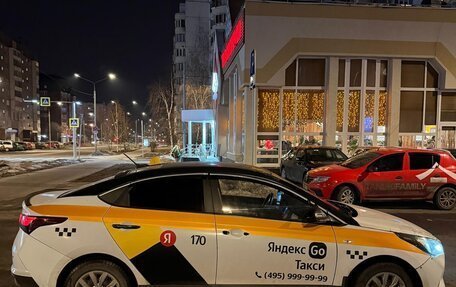 Hyundai Solaris II рестайлинг, 2021 год, 850 000 рублей, 4 фотография