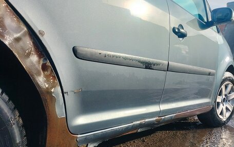 Volkswagen Touran III, 2003 год, 325 000 рублей, 13 фотография