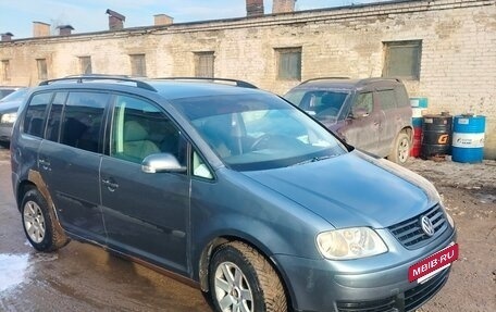 Volkswagen Touran III, 2003 год, 325 000 рублей, 3 фотография