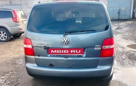 Volkswagen Touran III, 2003 год, 325 000 рублей, 2 фотография