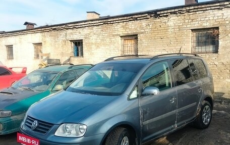 Volkswagen Touran III, 2003 год, 325 000 рублей, 19 фотография