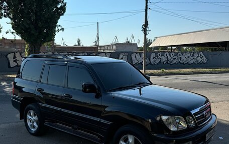 Toyota Land Cruiser 100 рестайлинг 2, 2004 год, 2 100 000 рублей, 2 фотография