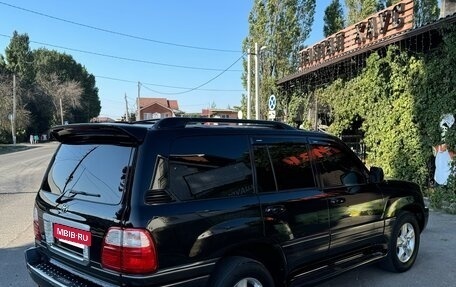 Toyota Land Cruiser 100 рестайлинг 2, 2004 год, 2 100 000 рублей, 5 фотография