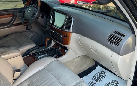 Toyota Land Cruiser 100 рестайлинг 2, 2004 год, 2 100 000 рублей, 9 фотография