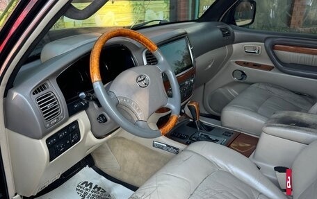 Toyota Land Cruiser 100 рестайлинг 2, 2004 год, 2 100 000 рублей, 8 фотография